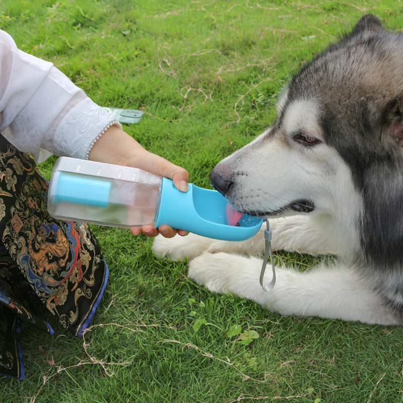 Portable Water Bottle Food Dispenser - PawsAndPartners